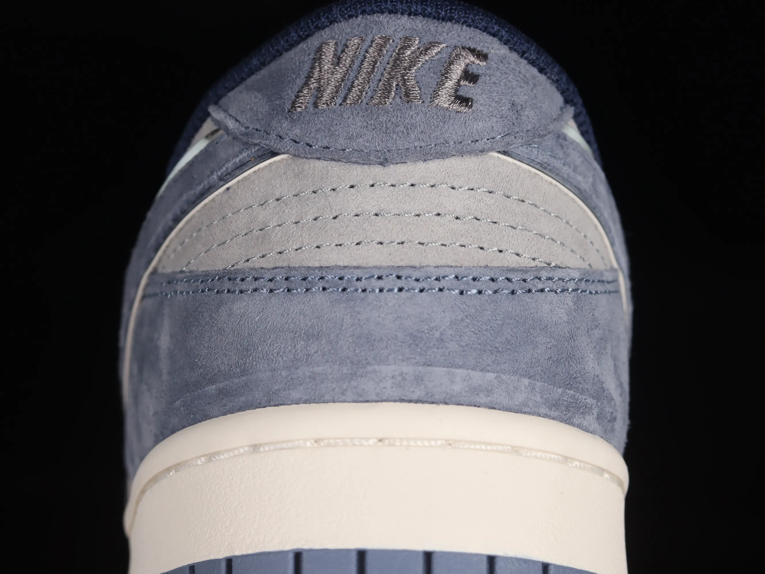 All Categories Nk SB Dunk Series Nk SB Dunk Low Low-top sneakers Otomo Katsuhiro x Nk SB Dunk Low "Steamboy OST" Creative customization collaboration Otomo Katsuhiro co-branded SB low-top sports and leisure sneakers DR3369-526